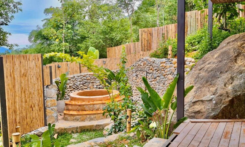 ปูลวง อีโคการ์เดน Hotel Pu Luong ภายนอก รูปภาพ